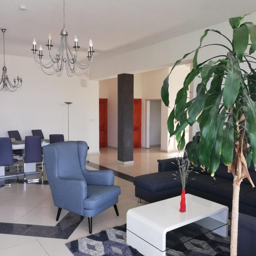 布拉迪斯拉发 Rezident Consult S.R.O.酒店 外观 照片
